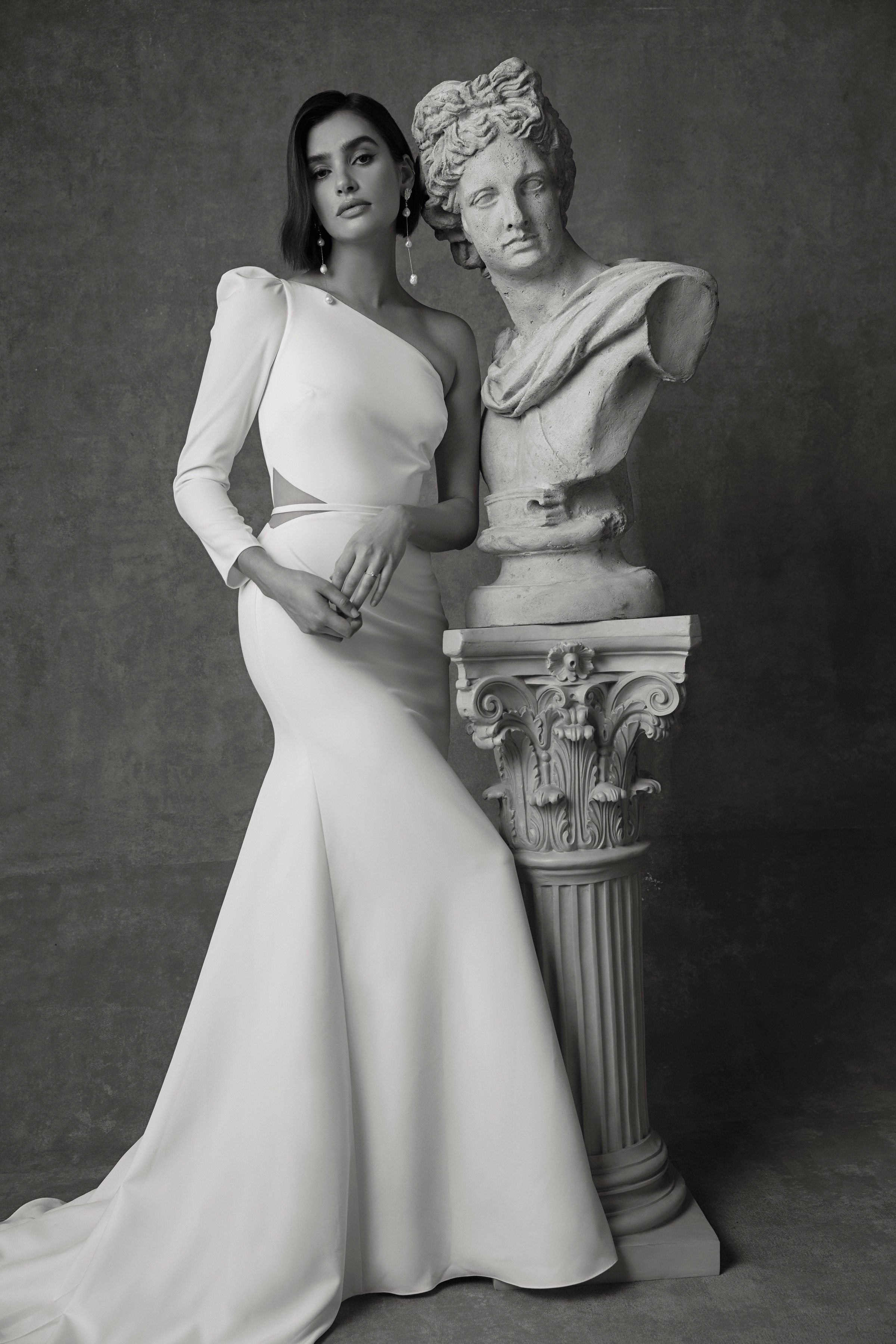 Sarah Seven 'Donatella' sample // bridal size 8 | The White Room | Minneapolis, MN Bridal Shop | Wedding Dresses & Gowns